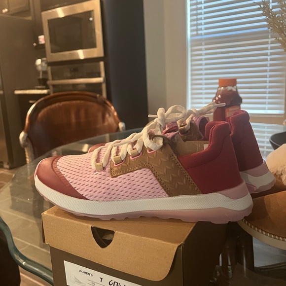 OluKai Wailuku Women’s Athletic Shoes - Picture 2 of 6